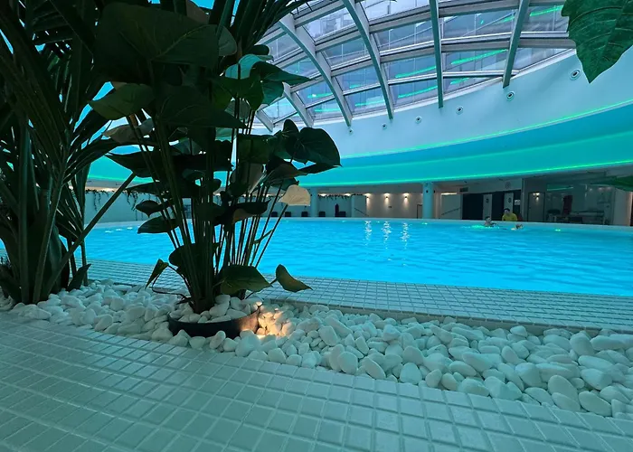 Urban Elite Private 2 Person Jacuzzi Hanza Tower